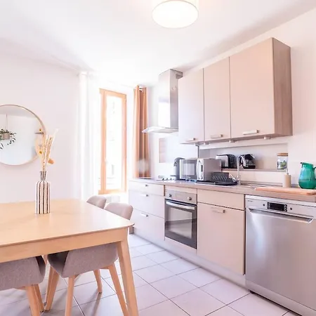 Bright And Confortable In Downtown Blm * Bormes-les-Mimosas